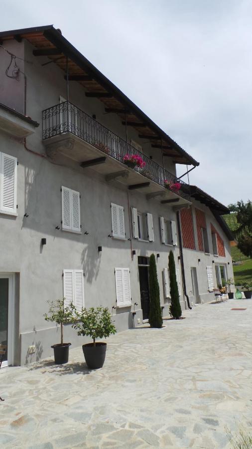 Sotto La Vigna Charm Stay Adults Only Vacation Suite Montegrosso dʼAsti Exterior foto